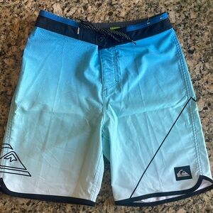 Quicksilver “high line” board shorts size 26/12 Boys NWOT
